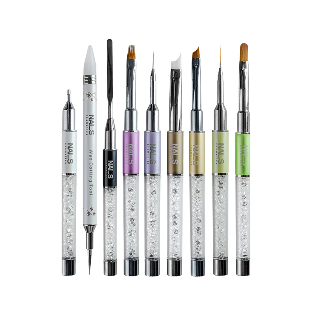 Pintslid küünedisainiks