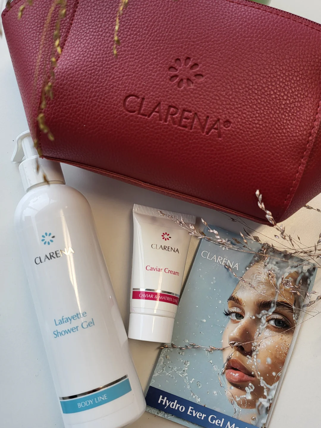 * Clarena jõulupakk NR 5 dušigeeli, näomaski ja näokreemiga kosmeetikakotis - Image 2