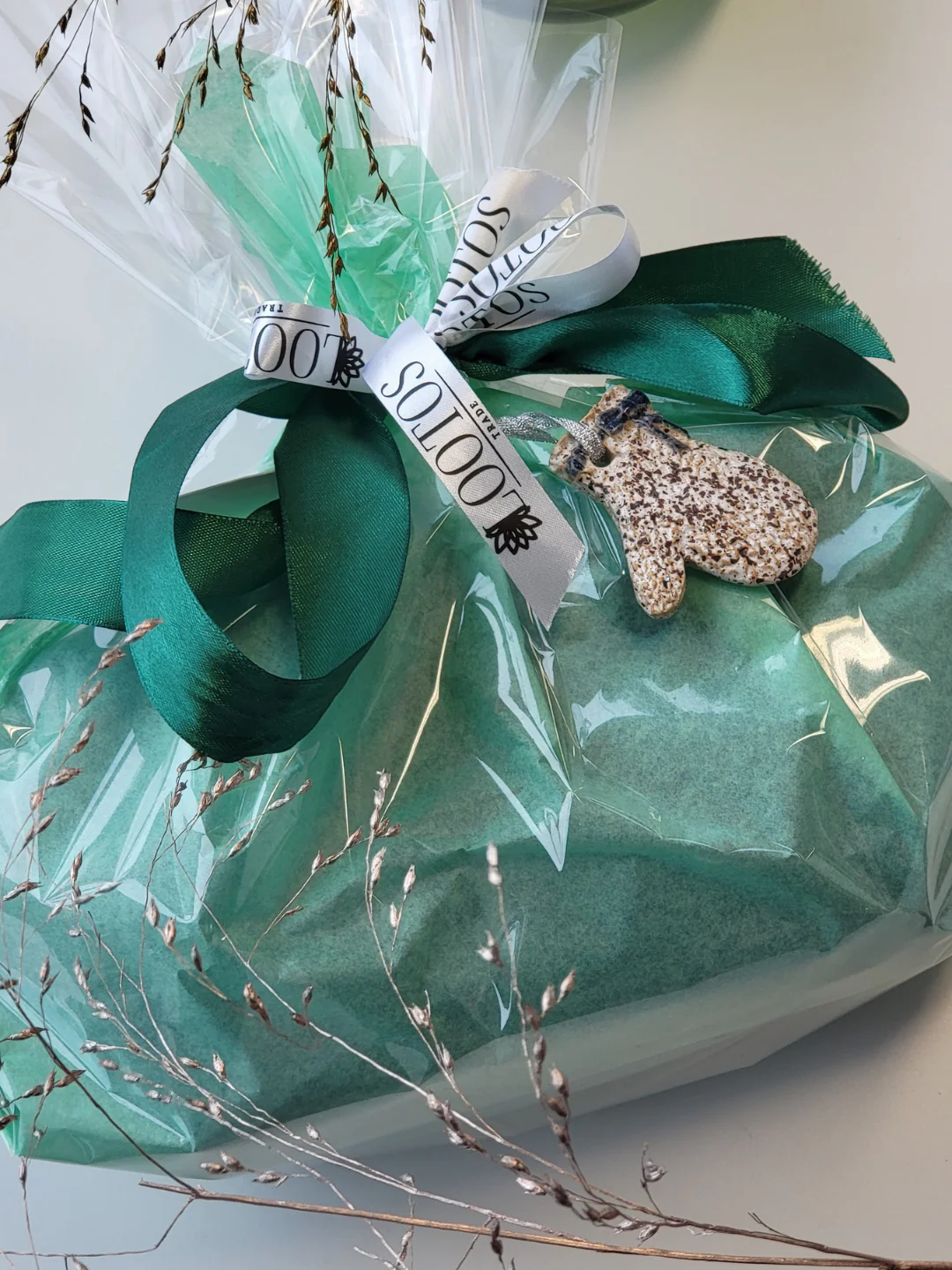 * Clarena jõulupakk NR 6 Diamond Lift kreemi ja Vit C näomaskiga kosmeetikakotis