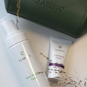 * Clarena jõulupakk NR 6 Sensi Peptide näopesuvahu ja kreemiga kosmeetikakotis